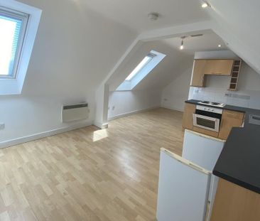 Studio to rent - Photo 2