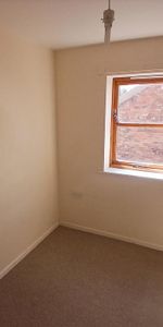 2 bedroom ground floor flat to rent - Photo 4