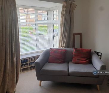 3 bedroom semi-detached house to rent - Photo 3
