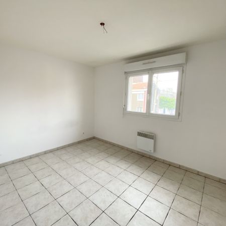 Location Appartement 2 pièces 42m² SALLAUMINES 62430 - Photo 4