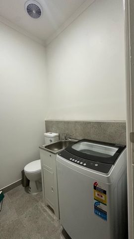 Caulfield North - Photo 3