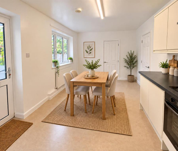 2 bedroom semi-detached bungalow to rent - Photo 4