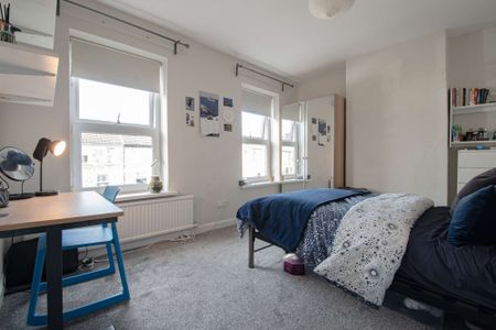 Modern three bed property - Photo 4