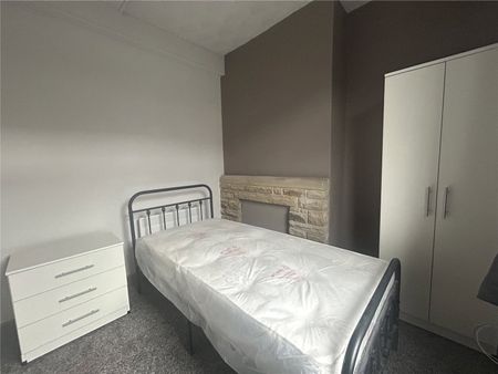 5 bedroom property to rent Cemetery Road, Normanton, West Yorkshire, WF6 - Photo 5