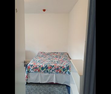 Room in a Shared House, Weston Park, N8 - Photo 6