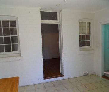 31 Collins Street Wagga Wagga NSW - Photo 2