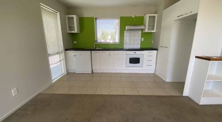 Sunny Townhouse in Prime Central Location - Photo 5