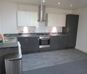2 bedroom flat to rent - Photo 4