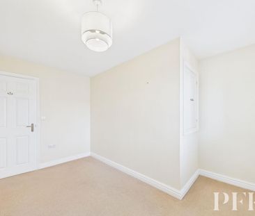 3 bedroom end of terrace house to rent - Photo 3