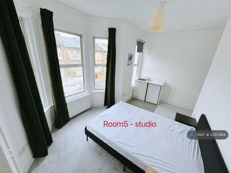 6 bedroom terraced house to rent - Photo 5