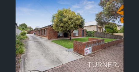 Spacious Unit in a leafy Location - Photo 5