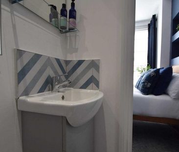 1 bedroom in a house share to rent - Photo 6