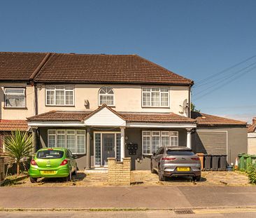 Edward Avenue, Chingford, E4 - Photo 3