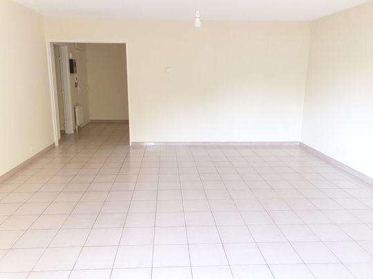 Location Appartement 3 pièces 82m² MARSEILLE 8ème - Photo 1