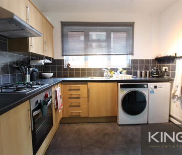 4 bedroom detached bungalow to rent - Photo 3