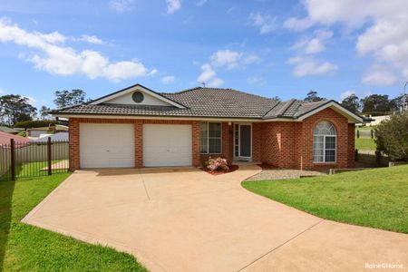 Spacious Family Living on Myall - Photo 2