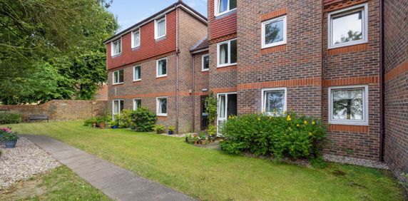 1 Bedroom Apartment, The Meads – Windsor - Photo 2