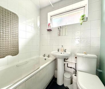 2 bedroom end of terrace house to rent - Photo 6