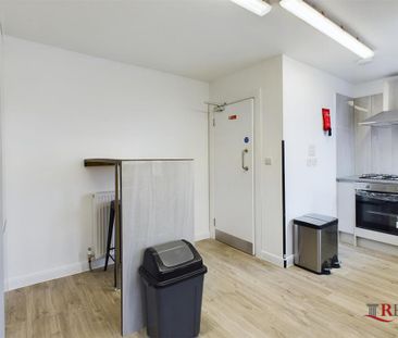 House share to rent - Photo 4