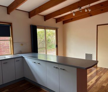 More than meets the Eye - Photo 6