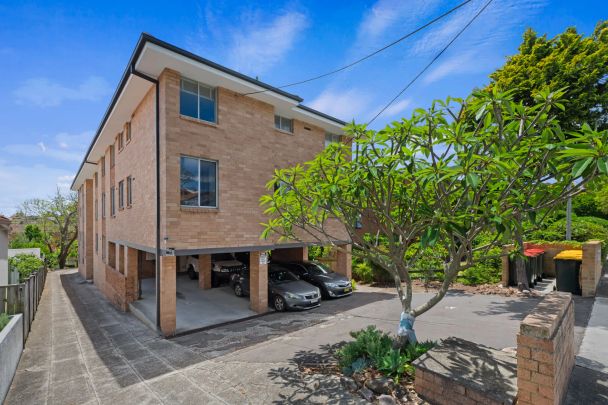 Sundrenched With Extra Large Proportions - Photo 1