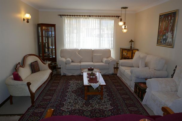 ROSSMOYNE HIGH SCHOOL ZONE! - Photo 1