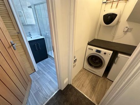 2 bedroom flat to rent - Photo 4