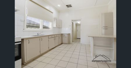 Position Perfect! - Photo 4