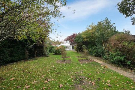 Hill Road, Pinner, HA5 - Photo 2