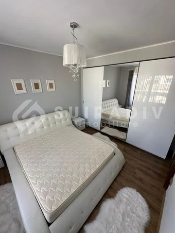Apartament cu 3 camere, 2 bai, 2 parcari in Zorilor - Fotografie 5