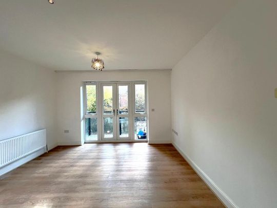 2 bedroom flat to rent - Photo 1