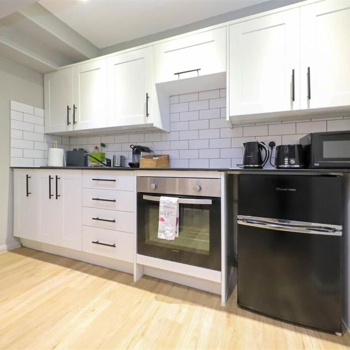 1 Bed Flat, St Aubyns, BN3 - Photo 1