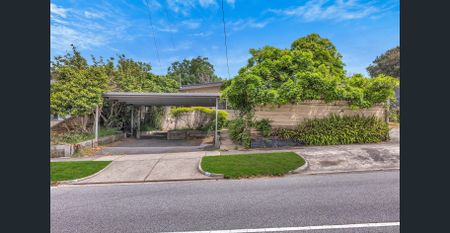 Stylish Living in a Prime Frankston Location!! - Photo 2