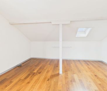 Charming 2.5-room penthouse apartment in Lyss - Foto 6