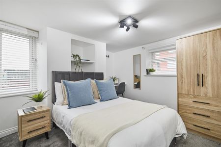 Wetherby Grove, Burley, LS4 2JH, Leeds - Photo 3