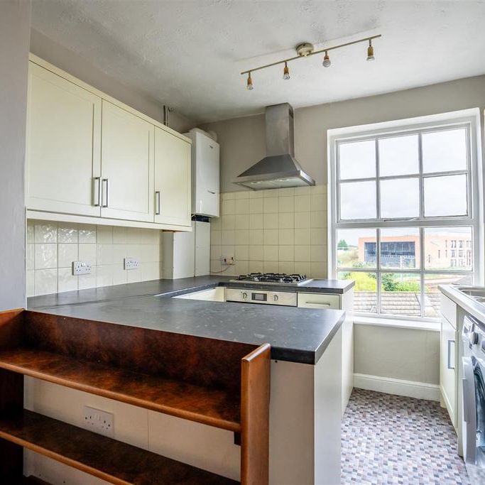 2 bedroom flat to rent - Photo 1