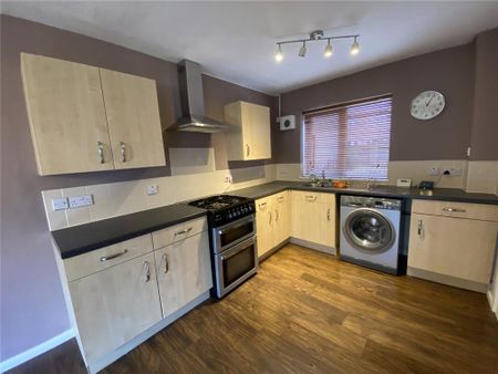 2 bedroom terraced house to rent - Photo 4