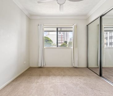 One Bedroom Unit - BRAND NEW CARPET! - Photo 1