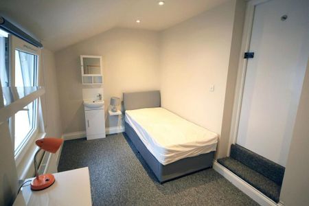 5 bedroom terraced house to rent - Photo 2