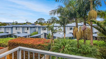 Mt Albert - 2 Bedroom - Terrace Home - Photo 2