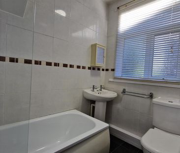2 bed flat to rent in St Albans Crescent, Heaton - Photo 4