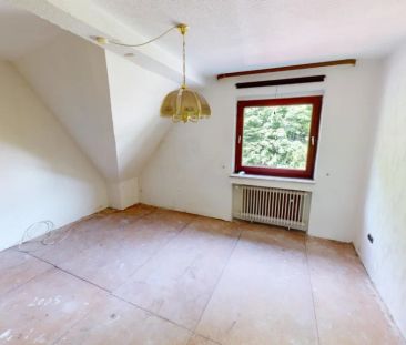 VR IMMO: Gemütliche Dachgeschoss-Wohnung mit schönem Ausblick in ru... - Photo 2