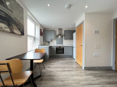 2 bed Apartment for Rent - Photo 5