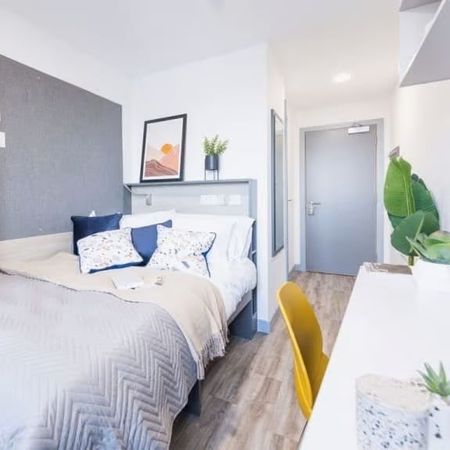 Room in a Shared Flat, Onyx, B4 - Photo 3