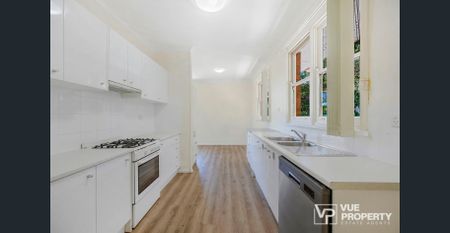 Expansive family residence only 900m to Epping Station and shops - Photo 5