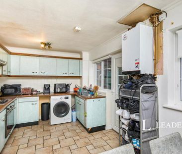 3 bedroom terraced house to rent - Photo 3