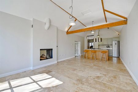 4 bedroom semi-detached house to rent - Photo 4