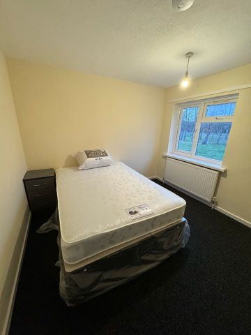 Room in a Shared House, Papyrus Way, B36 - Photo 4