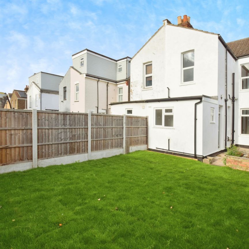 Priory Avenue, Southend On Sea, Essex, SS2 - Photo 1