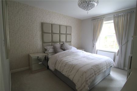 3 Bedroom House - Henry Road, Sarisbury Green - Photo 4